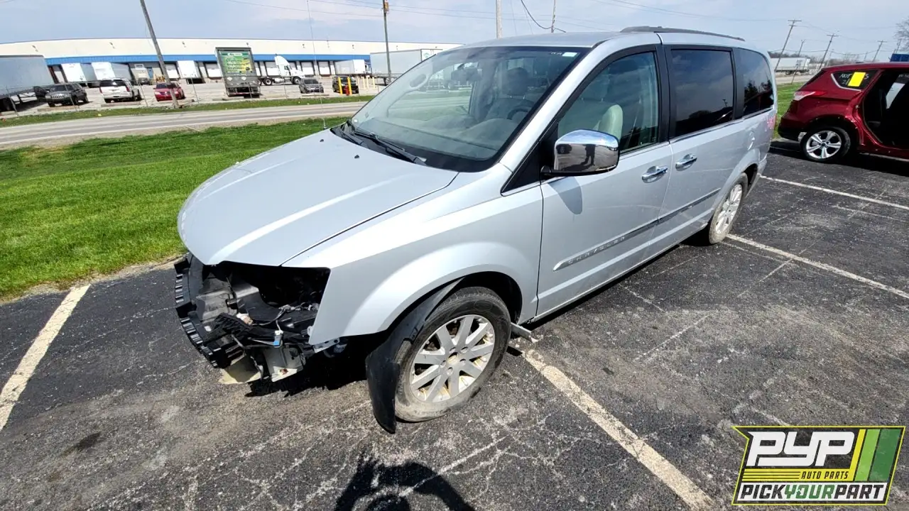Photo of 2011 Chrysler Town & Country