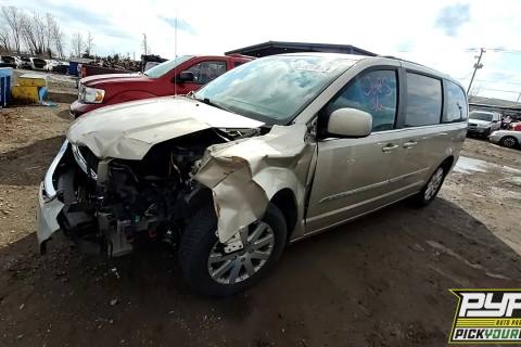 Photo of 2013 Chrysler Town & Country