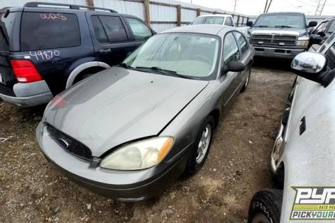 Photo of 2004 Ford Taurus
