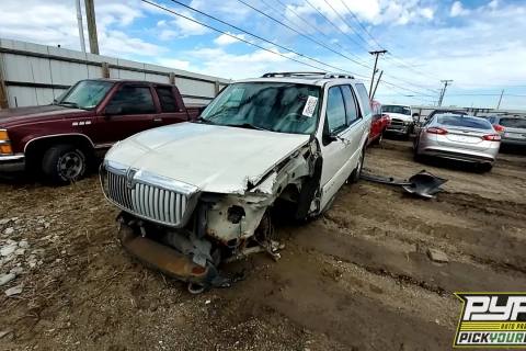 Photo of 2005 Lincoln Navigator