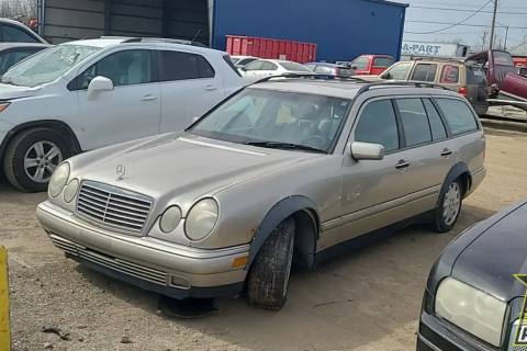 Photo of 1998 Mercedes-Benz E320