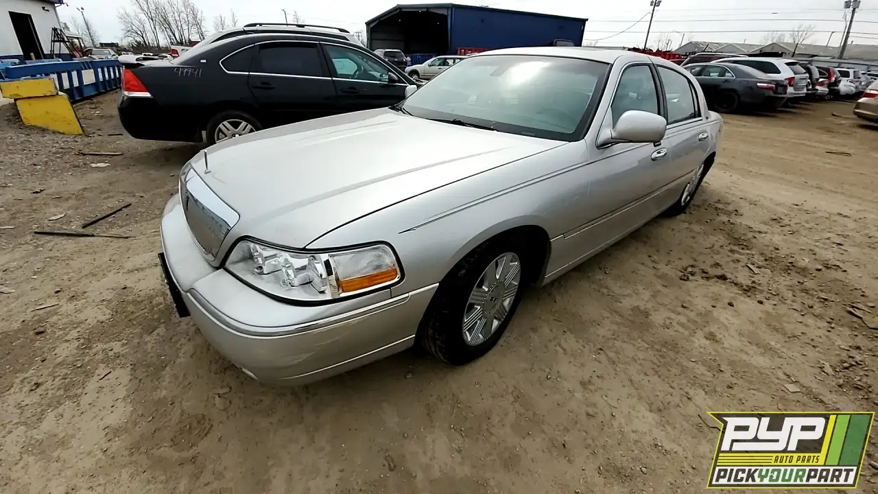 Photo of 2003 Lincoln Town Car