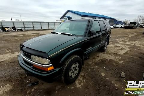 Photo of 2004 Chevrolet Blazer