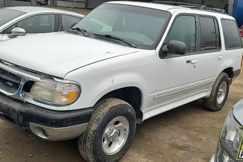 Photo of 1999 Ford Explorer