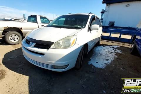 Photo of 2004 Toyota Sienna