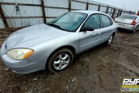 Photo of 2003 Ford Taurus