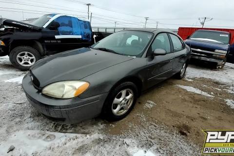 Photo of 2004 Ford Taurus