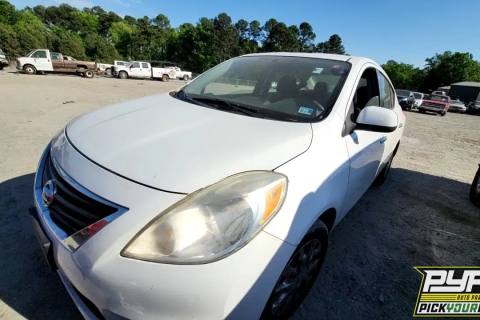 Photo of 2014 Nissan Versa