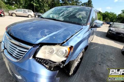 Photo of 2012 Chrysler Town & Country