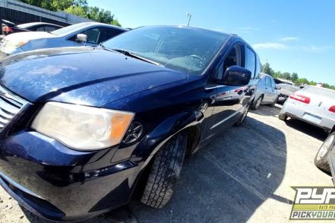 Photo of 2014 Chrysler Town & Country