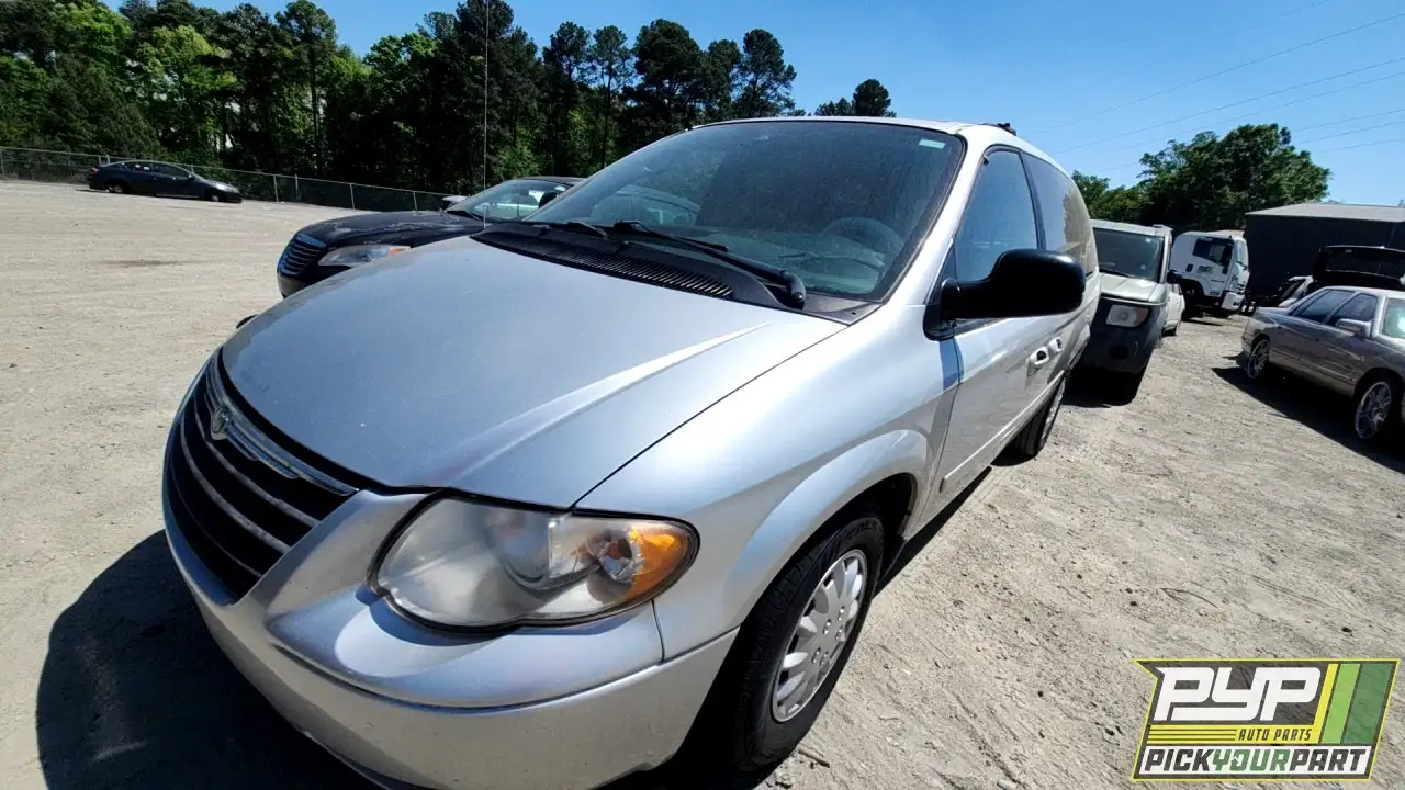 Photo of 2005 Chrysler Town & Country