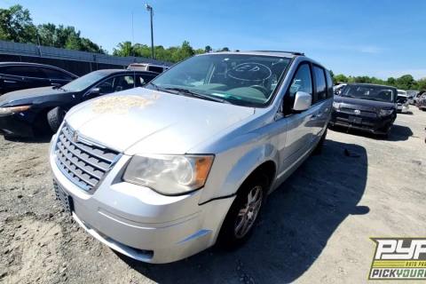 Photo of 2008 Chrysler Town & Country