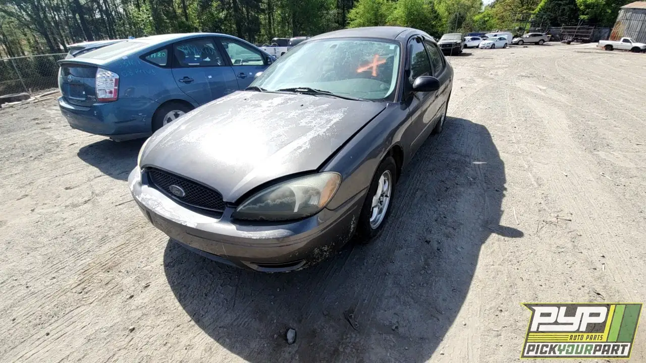 Photo of 2004 Ford Taurus