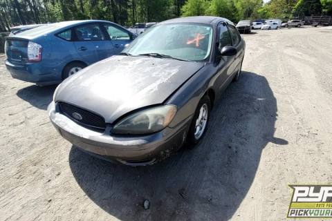Photo of 2004 Ford Taurus