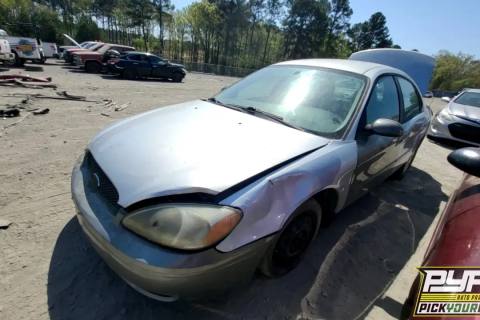 Photo of 2004 Ford Taurus