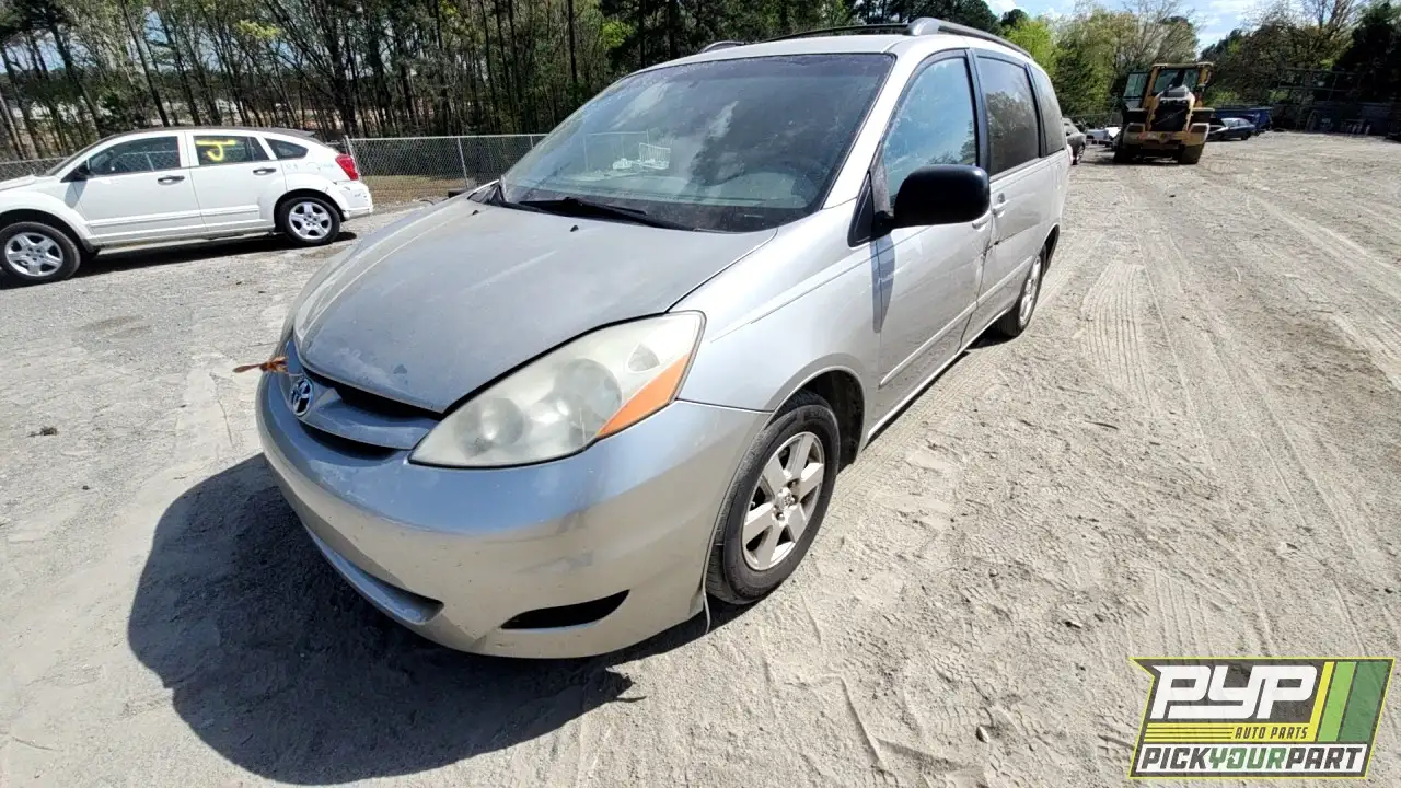 Photo of 2010 Toyota Sienna