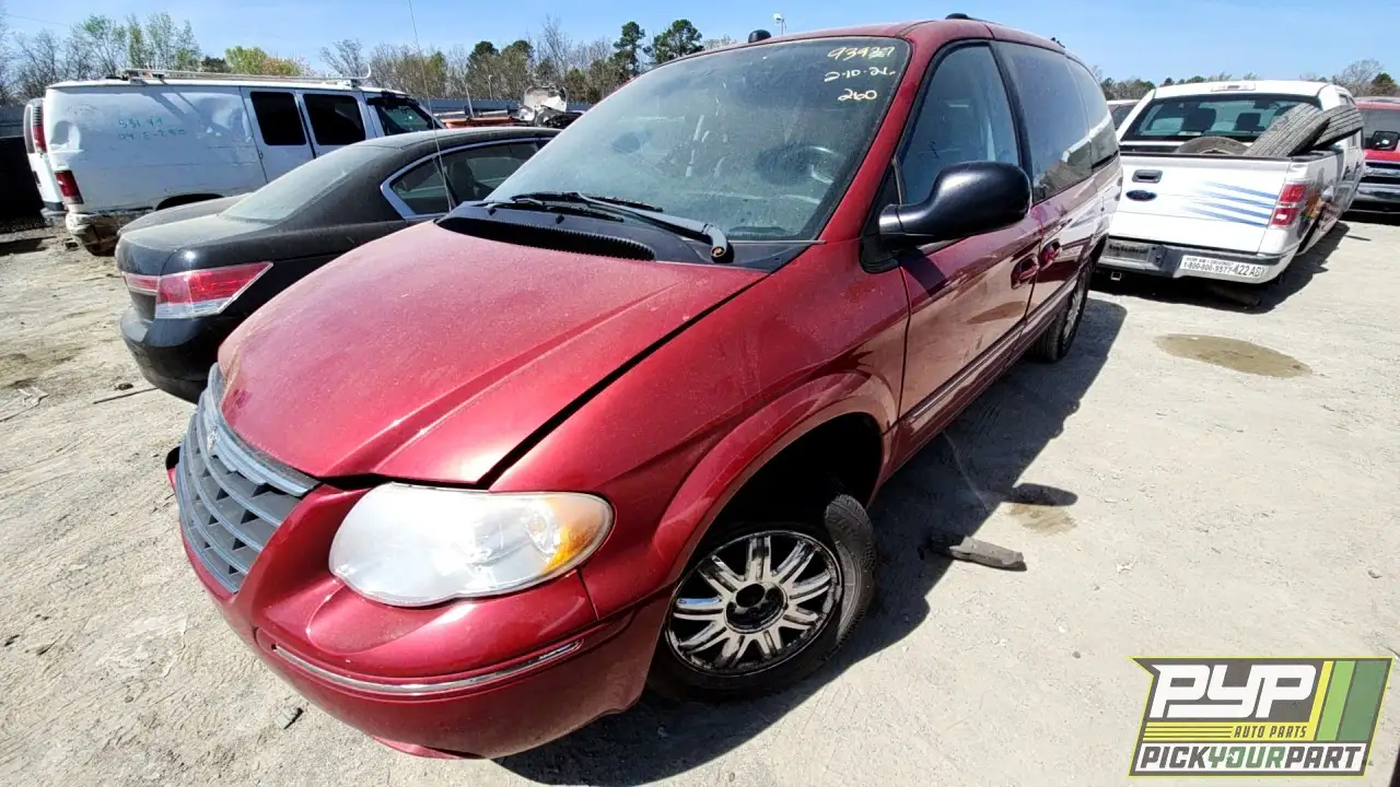 Photo of 2005 Chrysler Town & Country