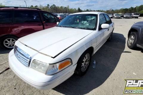 Photo of 2003 Ford Crown Victoria
