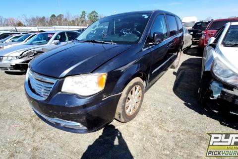 Photo of 2014 Chrysler Town & Country