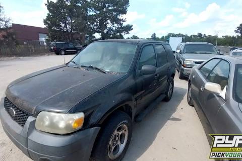Photo of 2005 Ford Escape