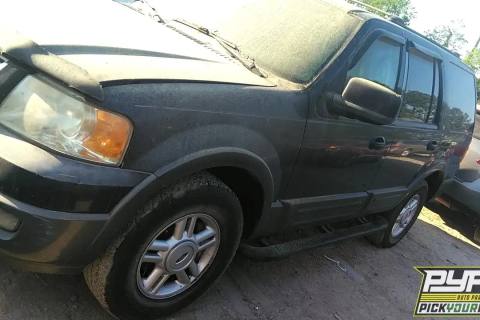 Photo of 2004 Ford Expedition