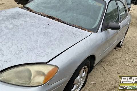 Photo of 2005 Ford Taurus