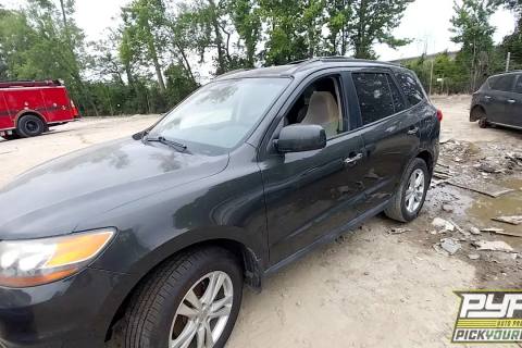 Photo of 2011 Hyundai Santa Fe