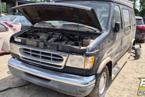 Photo of 1999 Ford E-150 Econoline