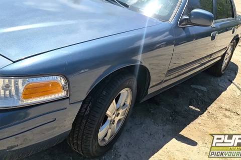 Photo of 2011 Ford Crown Victoria