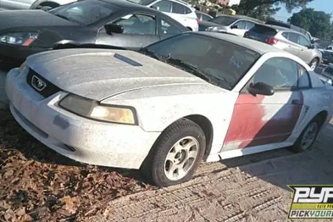Photo of 1999 Ford Mustang