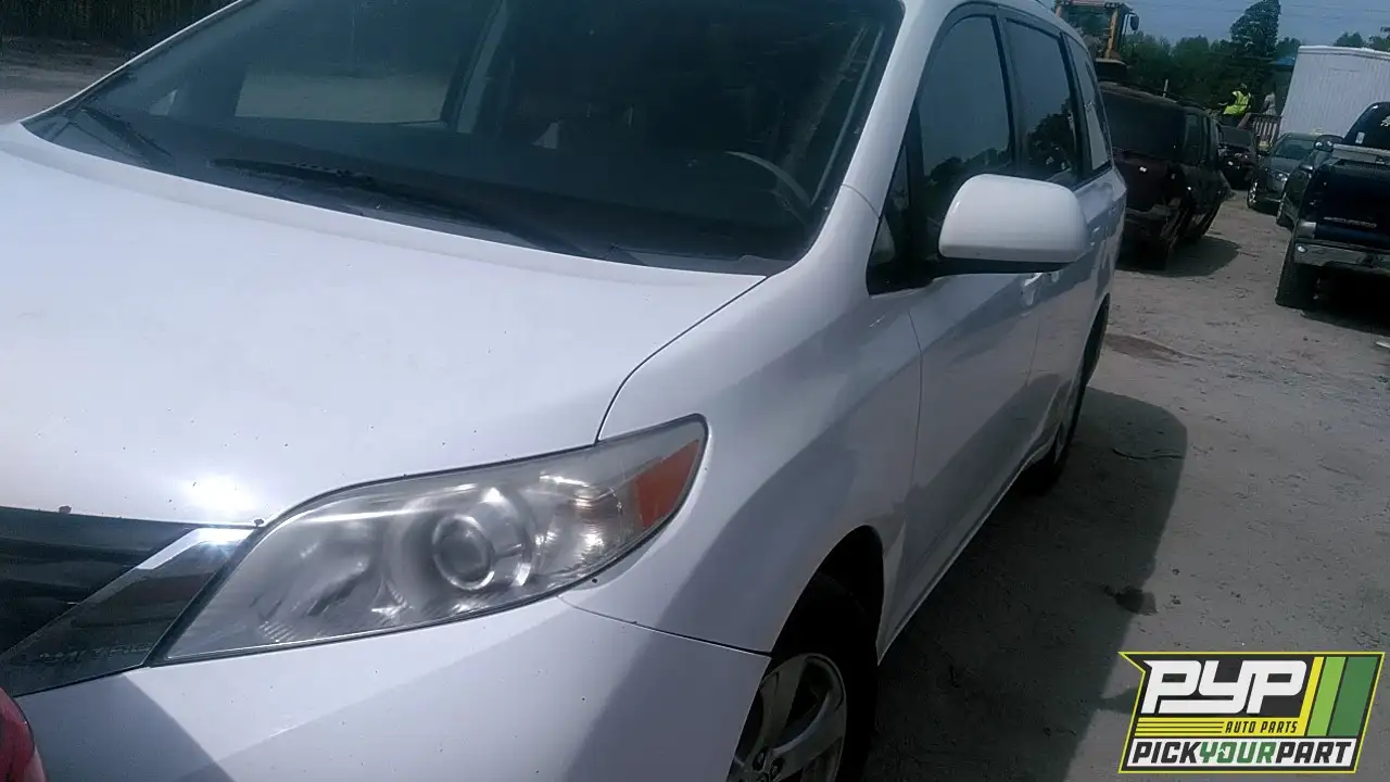 Photo of 2014 Toyota Sienna