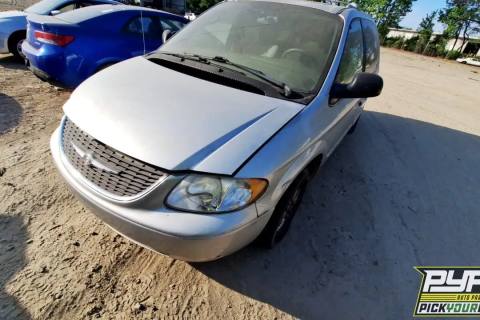Photo of 2003 Chrysler Town & Country