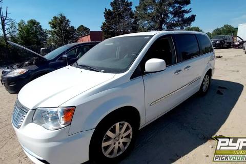 Photo of 2014 Chrysler Town & Country