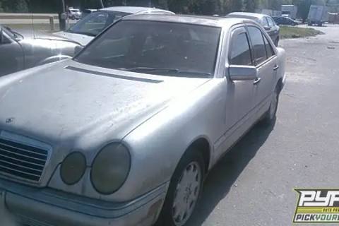 Photo of 1998 Mercedes-Benz E320