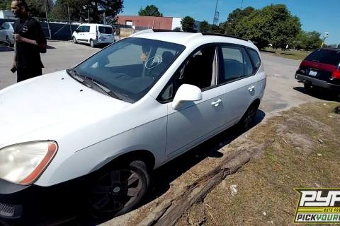 Photo of 2007 Kia Rondo