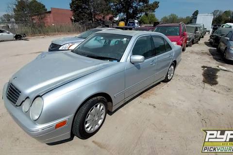 Photo of 2001 Mercedes-Benz E320