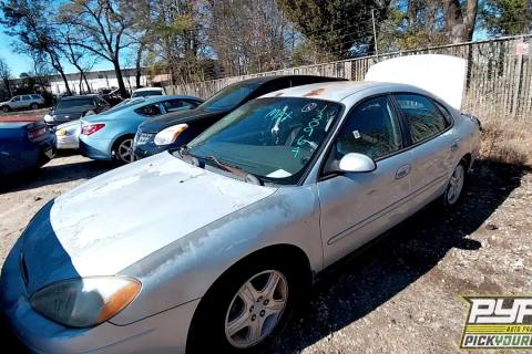 Photo of 2003 Ford Taurus