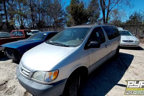 Photo of 2001 Toyota Sienna
