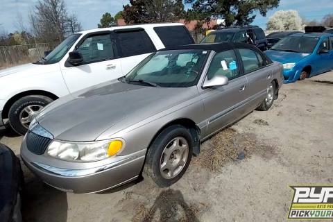 Photo of 2000 Lincoln Continental