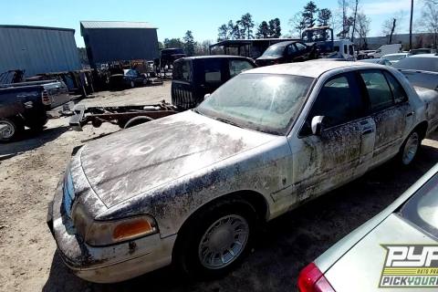 Photo of 2000 Ford Crown Victoria