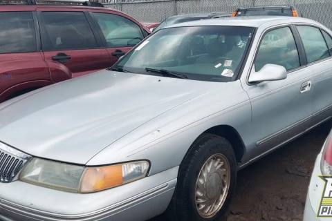 Photo of 1996 Lincoln Continental