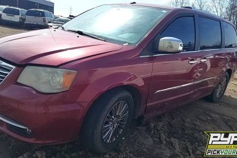 Photo of 2011 Chrysler Town & Country