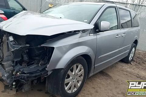 Photo of 2013 Chrysler Town & Country