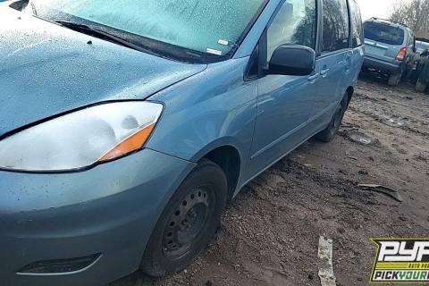 Photo of 2008 Toyota Sienna