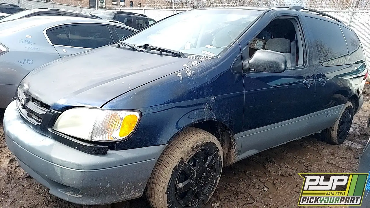 Photo of 2003 Toyota Sienna