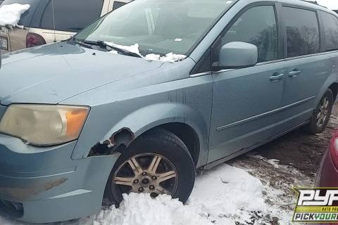 Photo of 2008 Chrysler Town & Country