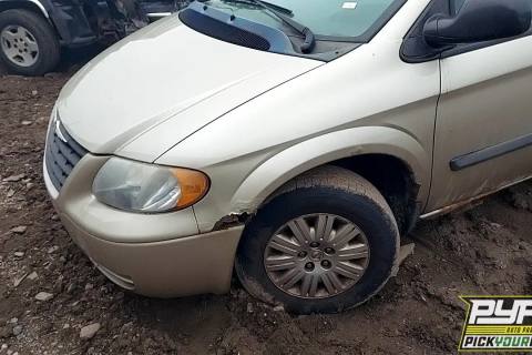 Photo of 2006 Chrysler Town & Country