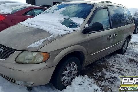 Photo of 2003 Chrysler Town & Country