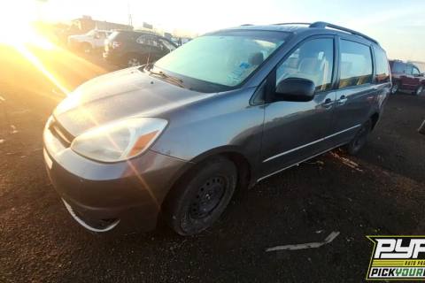 Photo of 2005 Toyota Sienna