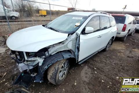 Photo of 2014 Nissan Pathfinder